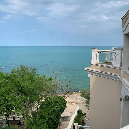 Apartament On The Near The Sea *