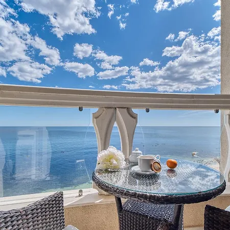 Apartament On The Near The Sea