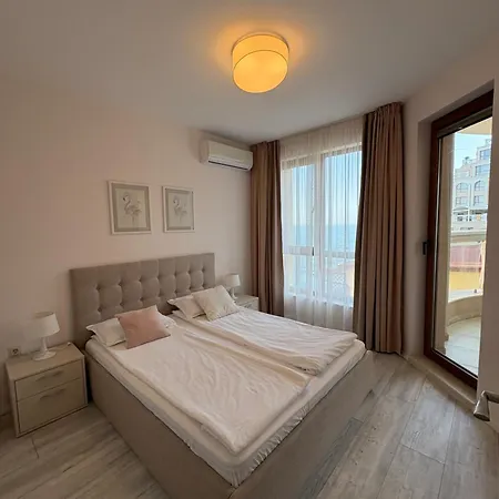 Apartament On The Near The Sea *