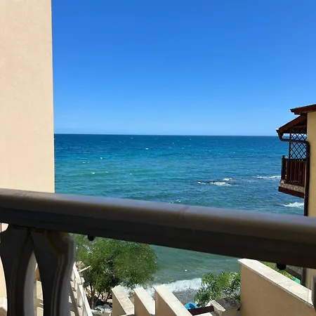 Apartament On The Near The Sea Warna