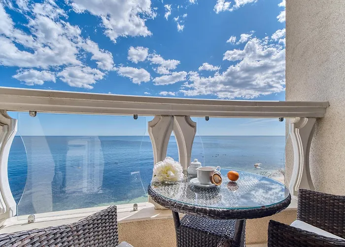 Апартаменты On The Near The Sea