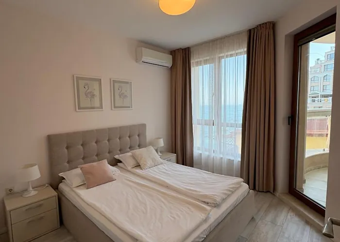 Apartment On The Near The Sea *